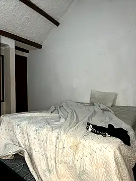 Snapshot of TU-MORENOO chatting on November 27, 2025, 7:21 am TU-MORENOO online show from November 27, 2025, 7:21 am