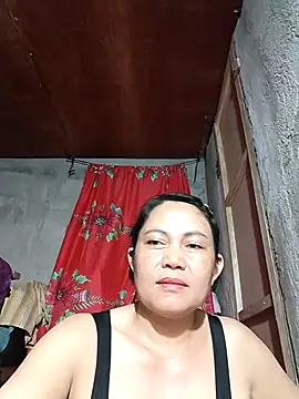 Snapshot of Everleigh_mom chatting on September 16, 2025, 10:49 am Everleigh mom online show from September 16, 2025, 10:49 am