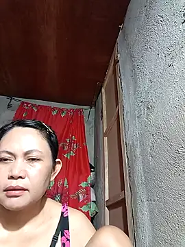 Snapshot of Everleigh_mom chatting on September 17, 2025, 4:47 am Everleigh mom online show from September 17, 2025, 4:47 am