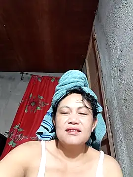 Snapshot of Everleigh_mom chatting on September 20, 2025, 4:13 am Everleigh mom online show from September 20, 2025, 4:13 am