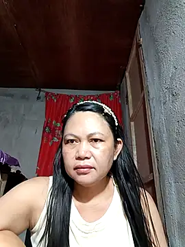 Snapshot of Everleigh_mom chatting on September 22, 2025, 8:11 pm Everleigh mom online show from September 22, 2025, 8:11 pm