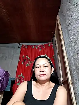 Snapshot of Everleigh_mom chatting on September 27, 2025, 7:52 pm Everleigh mom online show from September 27, 2025, 7:52 pm