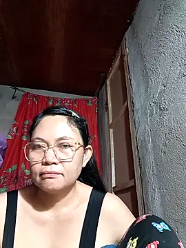 Snapshot of Everleigh_mom chatting on October 15, 2025, 10:32 pm Everleigh mom online show from October 15, 2025, 10:32 pm