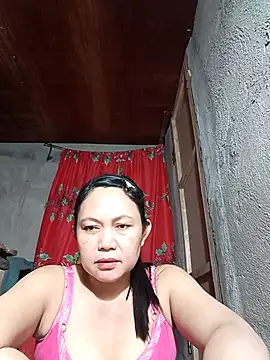 Snapshot of Everleigh_mom chatting on October 25, 2025, 3:36 am Everleigh mom online show from October 25, 2025, 3:36 am