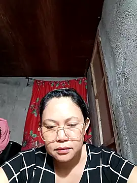 Everleigh mom online show from November 24, 2025, 12:43 am