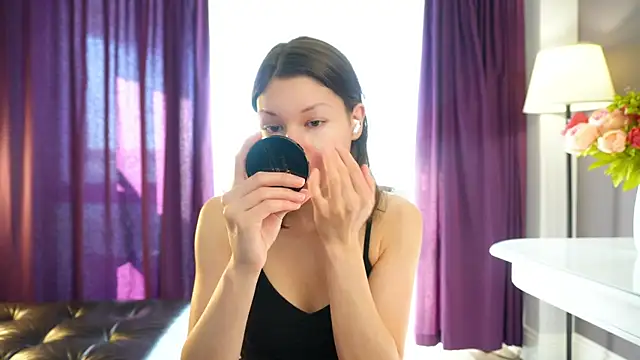 Snapshot of ElwynaBrickell chatting on September 12, 2025, 4:12 am ElwynaBrickell online show from September 12, 2025, 4:12 am