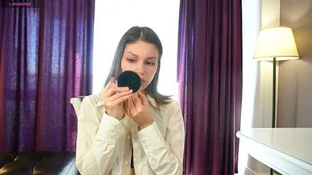 Snapshot of ElwynaBrickell chatting on October 6, 2025, 5:27 am ElwynaBrickell online show from October 6, 2025, 5:27 am