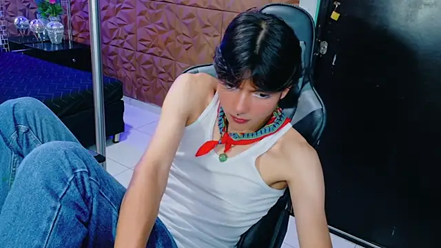 alandelrey57 online show from October 17, 2025, 10:23 pm