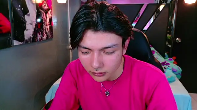 alandelrey57 online show from April 23, 2026, 3:41 am