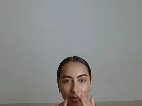 KatyCoupleHot online show from November 5, 2025, 3:45 pm