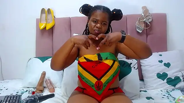 Snapshot of RoundaAssx22 chatting on September 8, 2025, 9:25 pm RoundaAssx22 online show from September 8, 2025, 9:25 pm