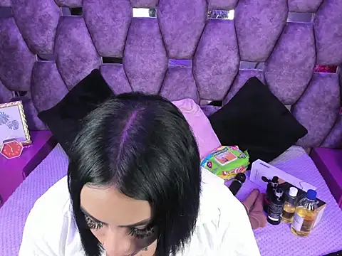 nikky latin online show from February 18, 2026, 3:24 am