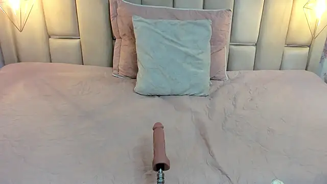 ALYANNA HOT  online show from October 30, 2025, 12:28 pm