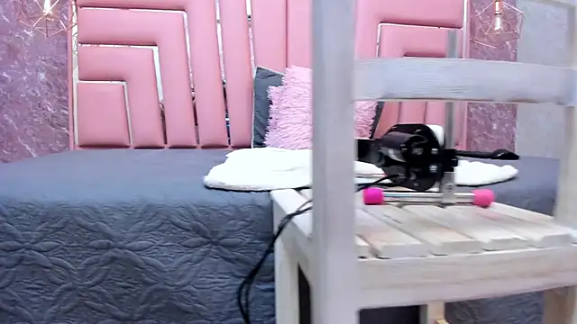 ALYANNA HOT  online show from February 21, 2026, 11:55 am