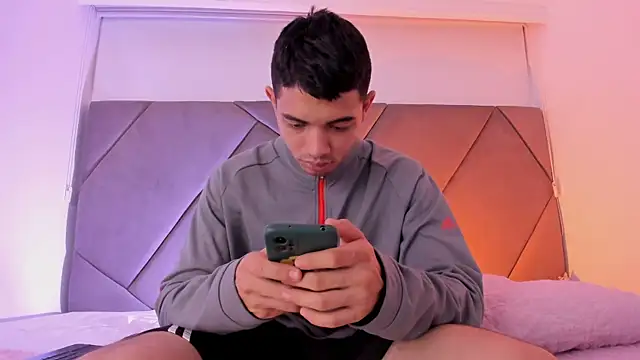 Snapshot of andrew_colleman chatting on September 22, 2025, 5:42 am andrew colleman online show from September 22, 2025, 5:42 am