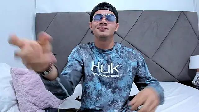 Snapshot of andrew_colleman chatting on October 5, 2025, 5:50 am andrew colleman online show from October 5, 2025, 5:50 am