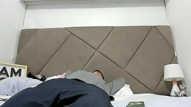 Snapshot of andrew_colleman chatting on October 15, 2025, 8:25 am andrew colleman online show from October 15, 2025, 8:25 am