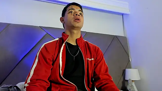 Snapshot of andrew_colleman chatting on October 31, 2025, 8:26 am andrew colleman online show from October 31, 2025, 8:26 am