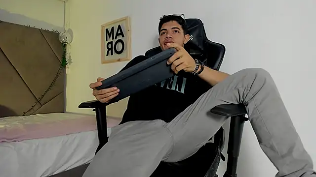 andrew colleman online show from December 22, 2025, 7:33 pm