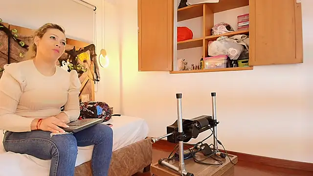 zarah andrew   online show from October 23, 2025, 11:53 am