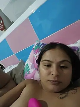 Snapshot of yatzuriperrita chatting on May 28, 2026, 2:09 am yatzuriperrita online show from May 28, 2026, 2:09 am