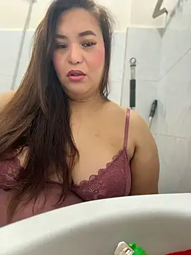 ashleygrahamts online show from November 16, 2025, 12:27 am