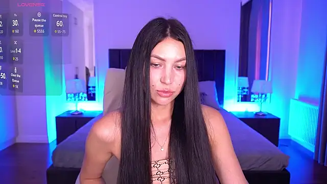EliseVelour online show from July 6, 2026, 12:46 pm