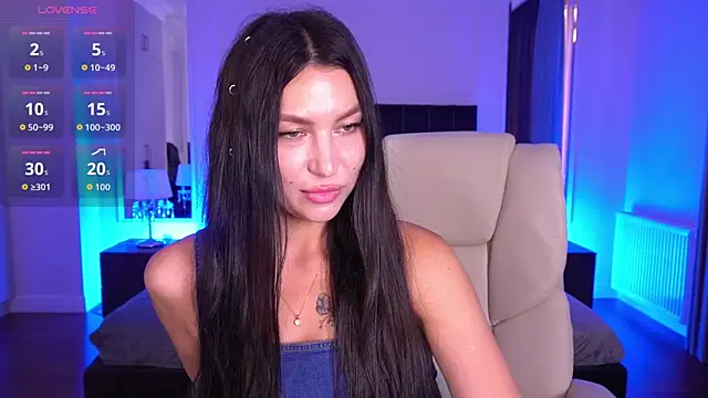 EliseVelour online show from July 21, 2026, 12:18 pm