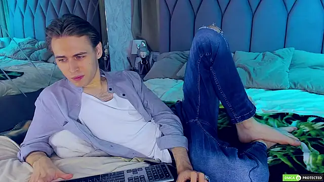 WilliamDyson online show from November 5, 2025, 3:06 am