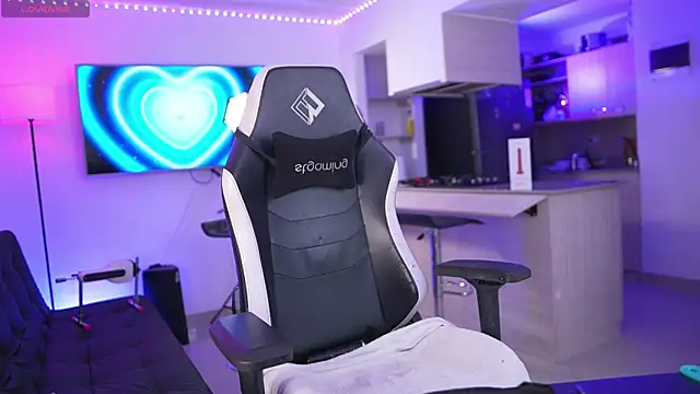 andrea magic69 online show from September 27, 2025, 5:01 am