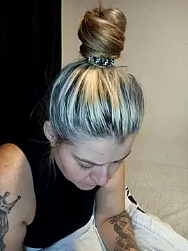 Fernandar2025 online show from September 12, 2025, 3:17 am