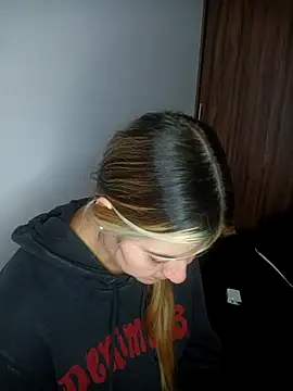 Fernandar2025 online show from October 14, 2025, 9:04 pm