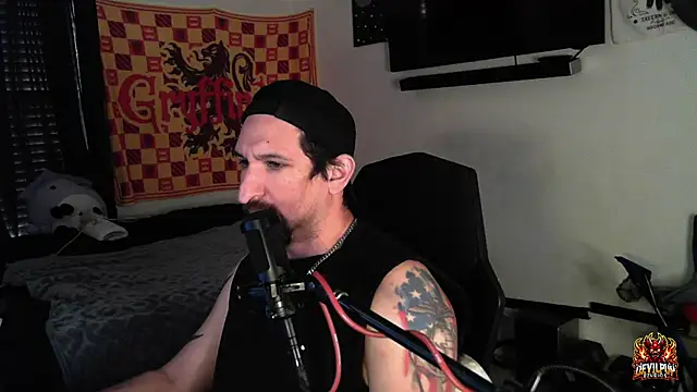 DevilPup75  online show from September 26, 2025, 2:21 pm