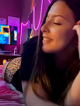 Snapshot of kiramedi chatting on November 3, 2025, 2:57 am kiramedi online show from November 3, 2025, 2:57 am