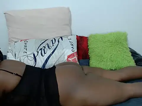 QueenRomaxx1 online show from October 1, 2025, 4:18 am