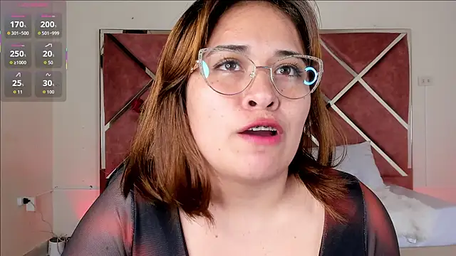 sara-lopez1 online show from September 22, 2025, 1:02 pm