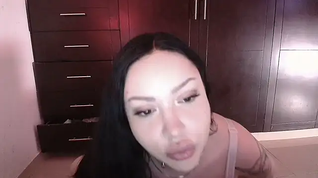 DreamGirl18 online show from October 29, 2025, 4:04 am