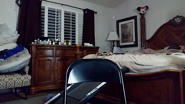 Snapshot of DERTYLAY chatting on April 27, 2026, 3:59 am DERTYLAY online show from April 27, 2026, 3:59 am