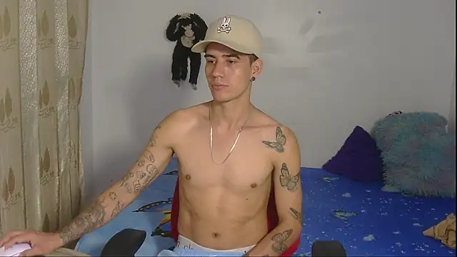 kilyan--x x online show from November 5, 2025, 9:53 am