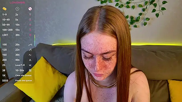 Roxy Sunnny online show from November 28, 2025, 9:23 am