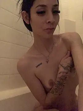 lovinlush online show from February 21, 2026, 10:11 pm