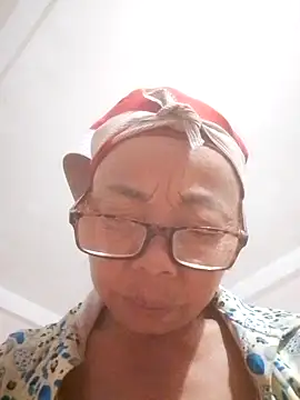 VangLe73 online show from September 27, 2025, 1:05 pm