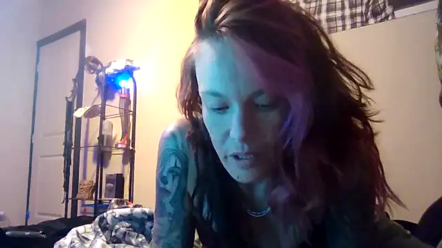 Snapshot of bratlipss chatting on September 13, 2025, 2:11 am bratlipss online show from September 13, 2025, 2:11 am