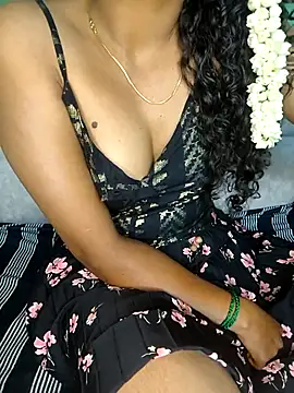 Tamilpallavi online show from November 6, 2025, 2:51 pm