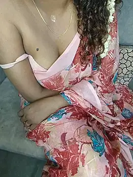 Snapshot of Tamilpallavi chatting on July 21, 2026, 9:33 am Tamilpallavi online show from July 21, 2026, 9:33 am