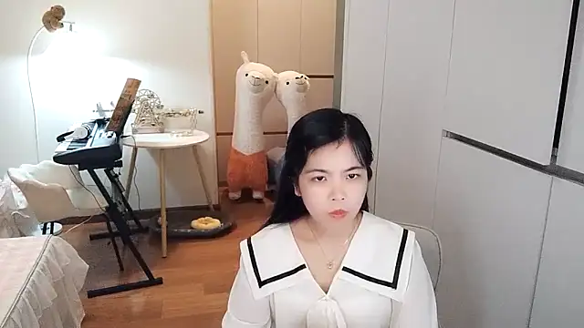 XiaoAnQi online show from November 13, 2025, 12:37 pm