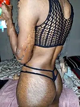 Unique05 online show from November 25, 2025, 9:04 pm