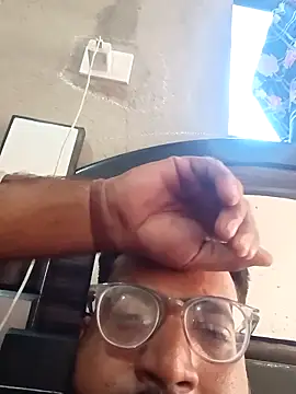 Snapshot of hard_boy9455 chatting on October 20, 2025, 3:07 am hard boy9455 online show from October 20, 2025, 3:07 am