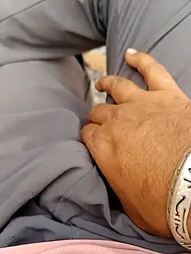 Snapshot of hard_boy9455 chatting on November 1, 2025, 4:47 am hard boy9455 online show from November 1, 2025, 4:47 am