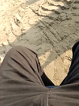 Snapshot of hard_boy9455 chatting on December 1, 2025, 4:06 am hard boy9455 online show from December 1, 2025, 4:06 am